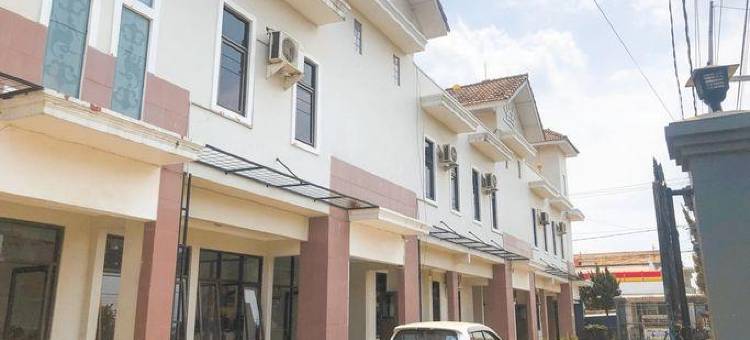 佩尔玛塔玛杰南酒店(Hotel Permata Majenang)图片