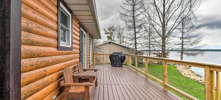 湖滨莫特利之家，带私人码头和火坑！(Lakefront Motley Home w/ Private Dock & Fire Pit!)图片