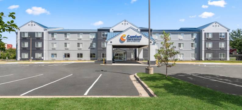 奥拉西 - 堪萨斯城凯富套房酒店(Comfort Inn & Suites Olathe - Kansas City)图片