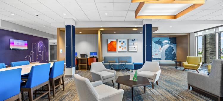 Holiday Inn Express & Suites Marinette图片