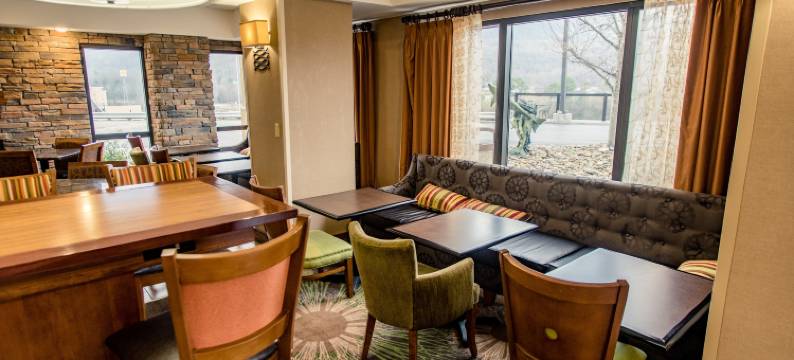 卡利维尔I-75/科夫湖州立公园希尔顿欢朋酒店(Hampton Inn Caryville-I-75/Cove Lake State Park)图片