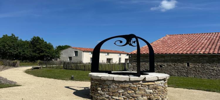 Beautiful villa with indoor pool图片