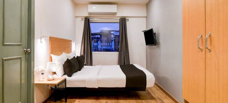 Super Townhouse VIP Road Formerly the Sky图片