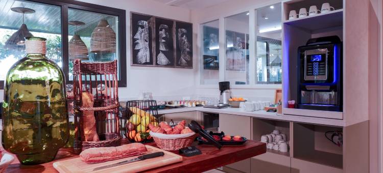 马赛维特罗机场基里亚德酒店(Kyriad Marseille - Vitrolles Aeroport)图片