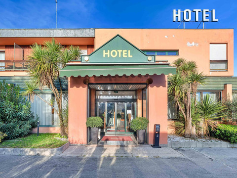 优罗烈斯特酒店