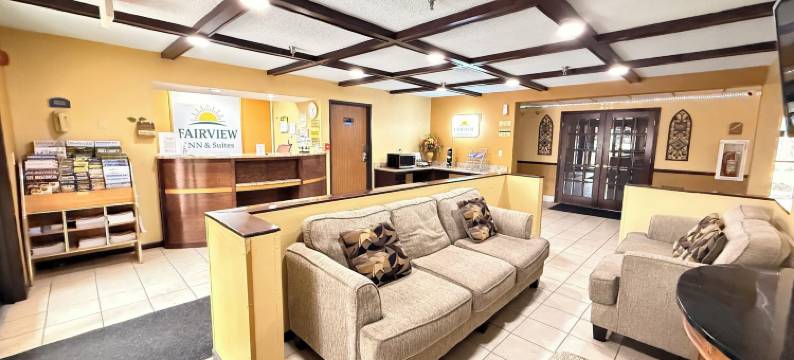 怀特沃特速8酒店(Fairview Inn & Suites Whitewater)图片