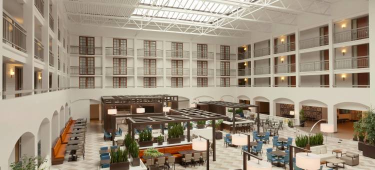 希尔顿安泊酒店-圣路易斯奥比斯波(Embassy Suites by Hilton San Luis Obispo)图片