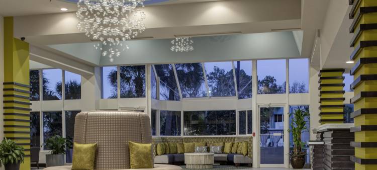 杰克逊维尔机场希尔顿逸林酒店(DoubleTree by Hilton Hotel Jacksonville Airport)图片