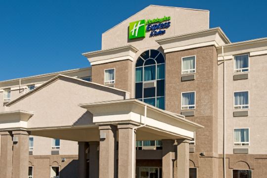 艾伯特王子城智选假日套房酒店