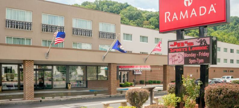 佩恩茨维尔华美达酒店及会议中心(Ramada by Wyndham Paintsville Hotel & Conference Center)图片