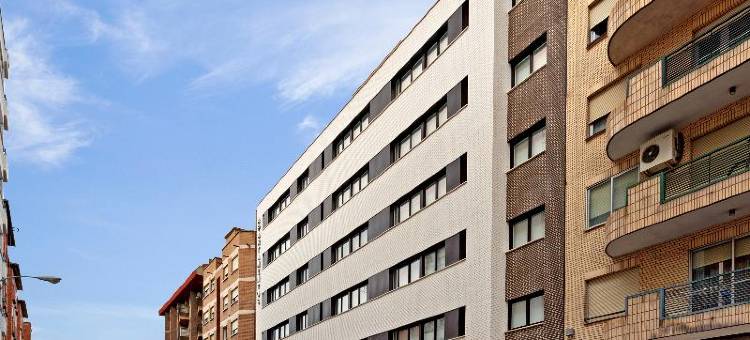 洛格罗尼奥套房赛柯特尔酒店(Sercotel Logroño Suites)图片