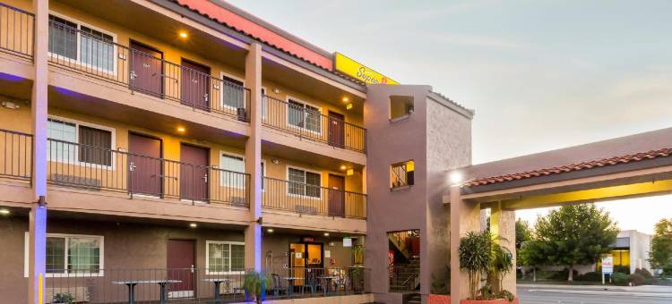 埃尔卡洪/圣迭戈温德姆速 8 酒店(Super 8 by Wyndham El Cajon/San Diego)图片