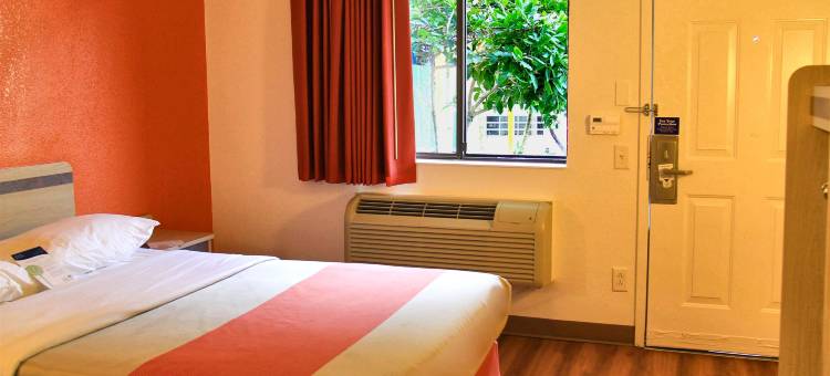 哈特福德恩菲尔德6号汽车旅馆(Motel 6 Enfield, CT - Hartford)图片