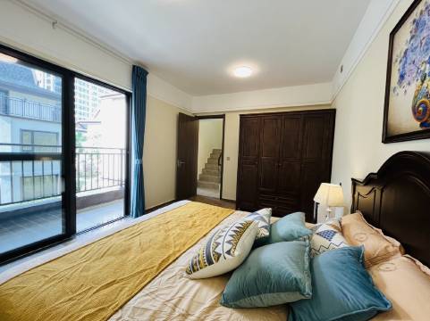 西双曼湖201度假别墅(允大公路分店)