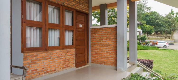 瑞德多兹普拉斯酒店 @ 洛达亚古农格力斯山(RedDoorz Plus @ Lodaya Gunung Geulis Puncak)图片