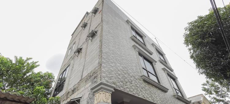 STAN大学附近库尔科斯特伊斯兰酒店(KoolKost Syariah Near Universitas Stan)图片