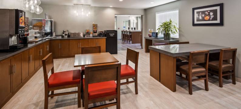 贝斯特韦斯特德威特酒店(Best Western DeWitt)图片