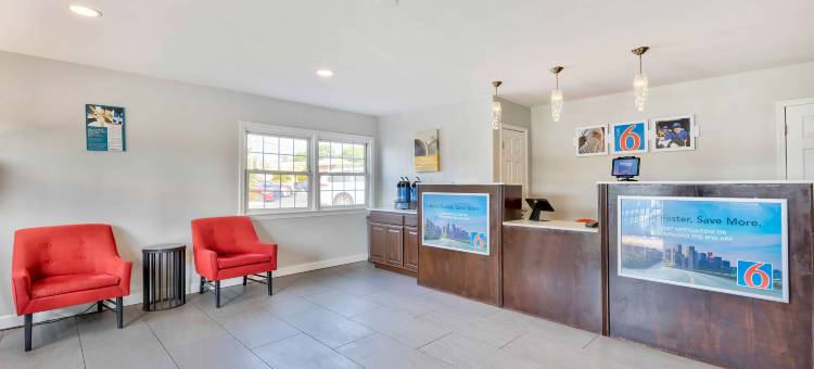 弗吉尼亚瀑布教堂 - 阿灵顿大道 6 号汽车旅馆(Motel 6 Falls Church, VA - Arlington Boulevard)图片