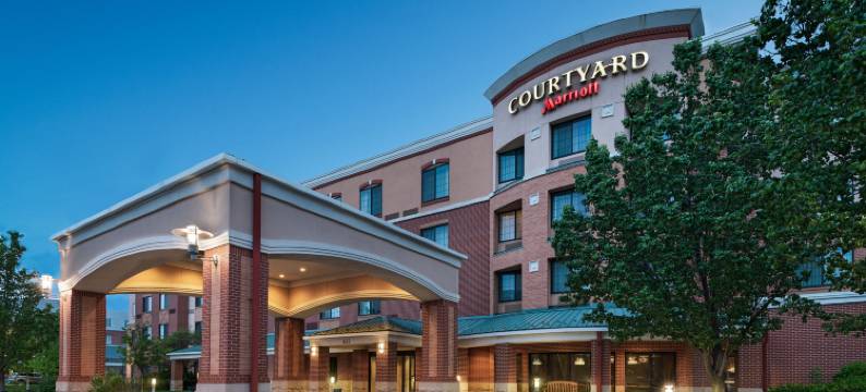 奥马哈阿克萨本村万怡酒店(Courtyard Omaha Aksarben Village)图片