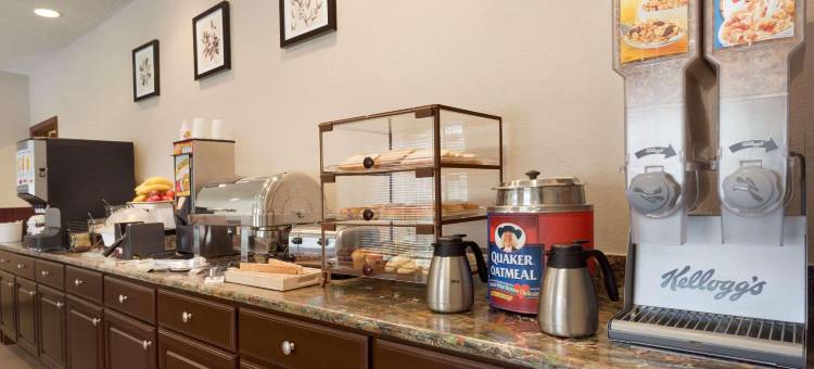 由雷迪森经营的乡村客栈，位于诺曼大学附近(Country Inn & Suites by Radisson, Norman Near University)图片