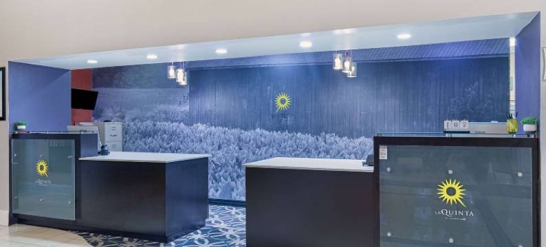 博林格林拉昆塔温德姆套房酒店(La Quinta Inn & Suites by Wyndham Bowling Green)图片