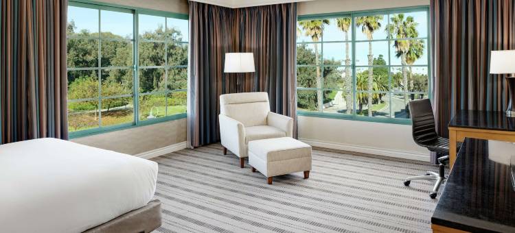 圣佩德罗洛杉矶港希尔顿逸林酒店(DoubleTree by Hilton San Pedro - Port of Los Angeles)图片