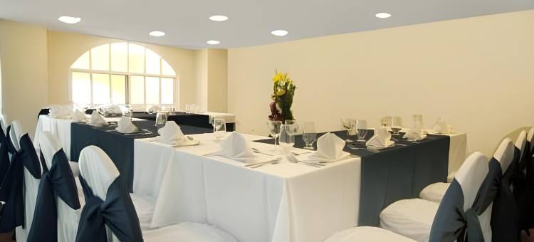 托卢卡特罗肯嘉年华酒店(Fiesta Inn Toluca Tollocan)图片