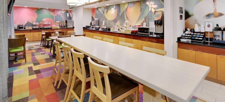 印第安纳波利斯机场万枫酒店(Fairfield Inn & Suites Indianapolis Airport)图片