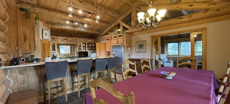 爷爷之家. 专属, 惊艳, 私人原木屋. 火坑 & 池塘(Grandpa’s Place. Exclusive, Stunning, Private Log Home. Firepit & Pond)图片
