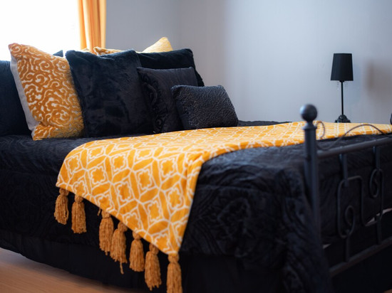 Remodeled historical loft walking distance from the Square.