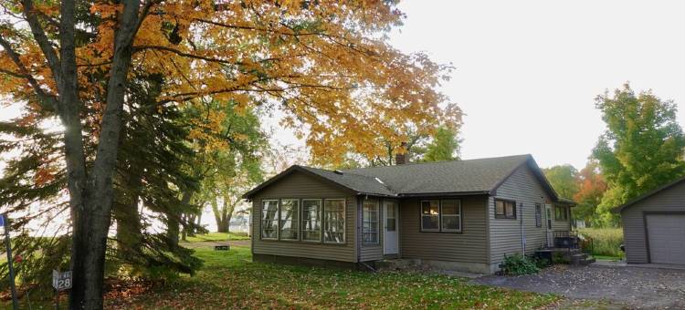 3Br Cabin on the Lake with Sandy Beach, Kayaks, Docks and Firepit图片