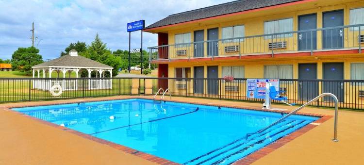 卡斯尔因苏伊特斯由OYO奇卡沙管理(Castle Inn & Suites by OYO Chickasha)图片