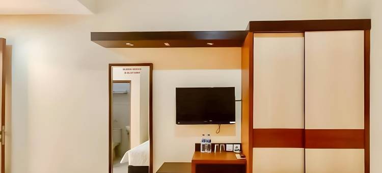 红门加伊斯兰教-近芝勒朋超级购物中心2号(RedDoorz Plus Syariah Near Cirebon Super Block Mall 2)图片