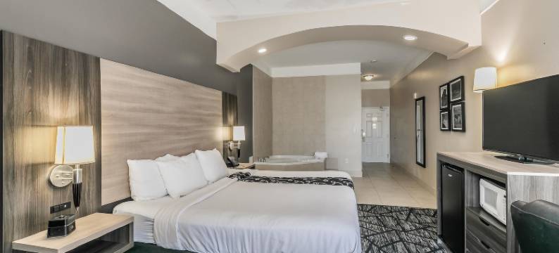 格兰伯里拉昆塔温德姆套房酒店(La Quinta Inn & Suites by Wyndham Granbury)图片