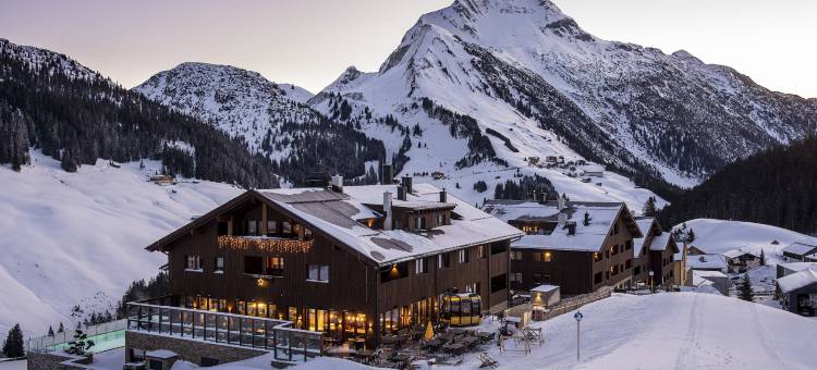 瓦尔斯纯粹度假村(AlpenParks Hotel & Apartment Arlberg Warth Mit Pool)图片
