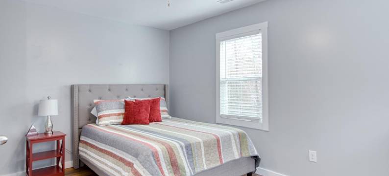 四卧室小屋在狼溪 - 钓鱼，徒步，新河乐趣和霍基周末(4Br Lodge on Wolf Creek - Fishing, Hiking, New River Fun and Hokie Weekends)图片