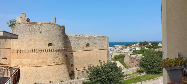 在奥特朗托海峡的Calipso的家(Calipso's Home in Otranto)图片