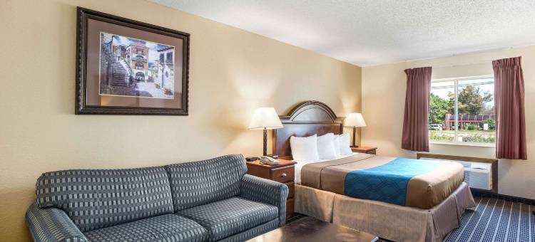 锡达拉皮兹罗德威酒店(Rodeway Inn)图片