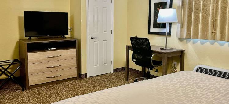 迈尔斯堡珊瑚角郊区开放式客房(Suburban Studios Fort Myers Cape Coral)图片
