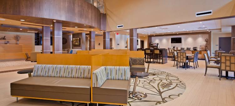 斯托本维尔方济各广场贝斯特韦斯特优质酒店(Best Western Plus Franciscan Square Inn and Suites Steubenville)图片