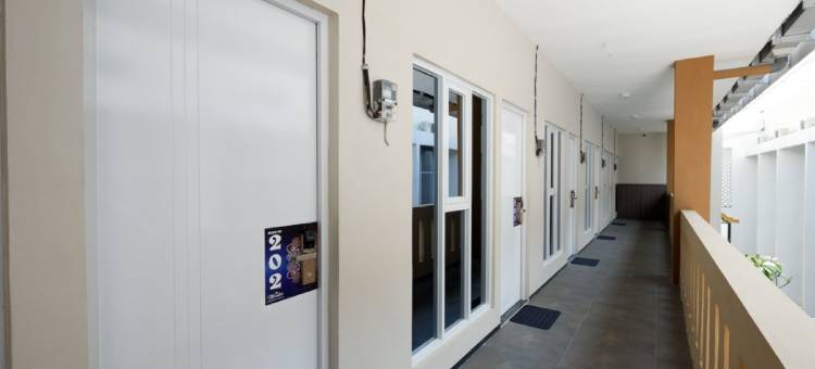 红多兹Plus伊斯兰酒店-近三宝垄百丽宫商场(RedDoorz Plus Near Paragon Mall Semarang)图片