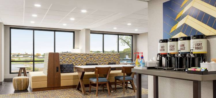 希尔顿欢朋酒店-堪萨斯城机场(Hampton Inn Kansas City-Airport)图片