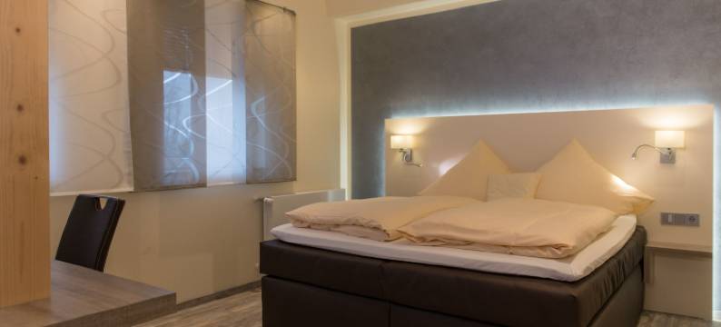 泽耶根布鲁赫餐厅酒店(Ziegenbruch's Hotel & Restaurant)图片