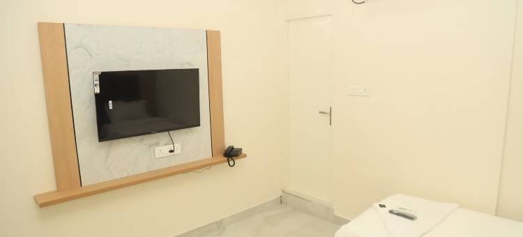 瓦拉希异域酒店(FabHotel Lexus Grand- Nr Gsm Mall, Miyapur)图片