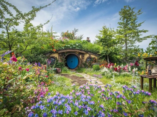 霍比屯湖畔度假村