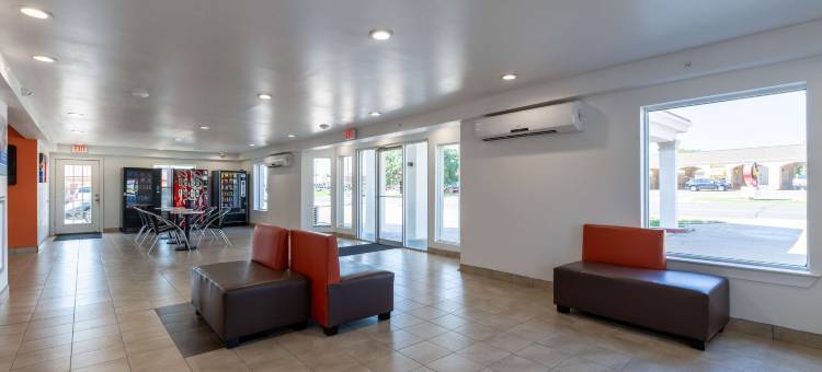 德克萨斯布赖恩 6 号汽车旅馆 - 大学区(Motel 6 Bryan, TX - University Area)图片