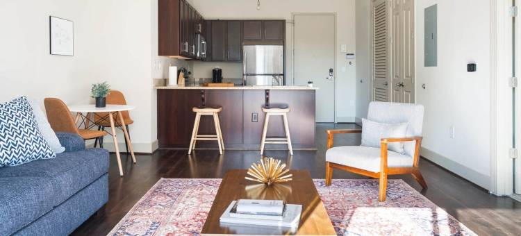 Balcony Views and Thoughtful Design - Cozy Sanctuary图片