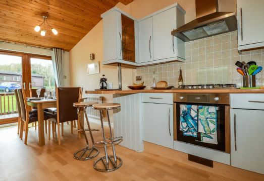 4 the Glade Hotel Overview