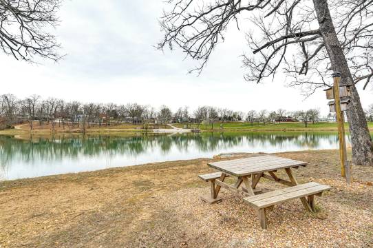 特鲁曼湖度假屋:大露台和现场钓鱼(Truman Lake Retreat: Large Deck & On-site Fishing!)