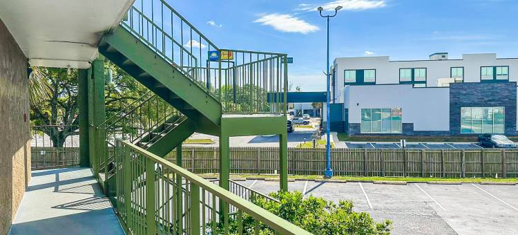 OYO 莫比尔酒店 - 阿拉巴马 I-65 机场大道(OYO Hotel Mobile, Al I-65 at Airport Blvd)图片